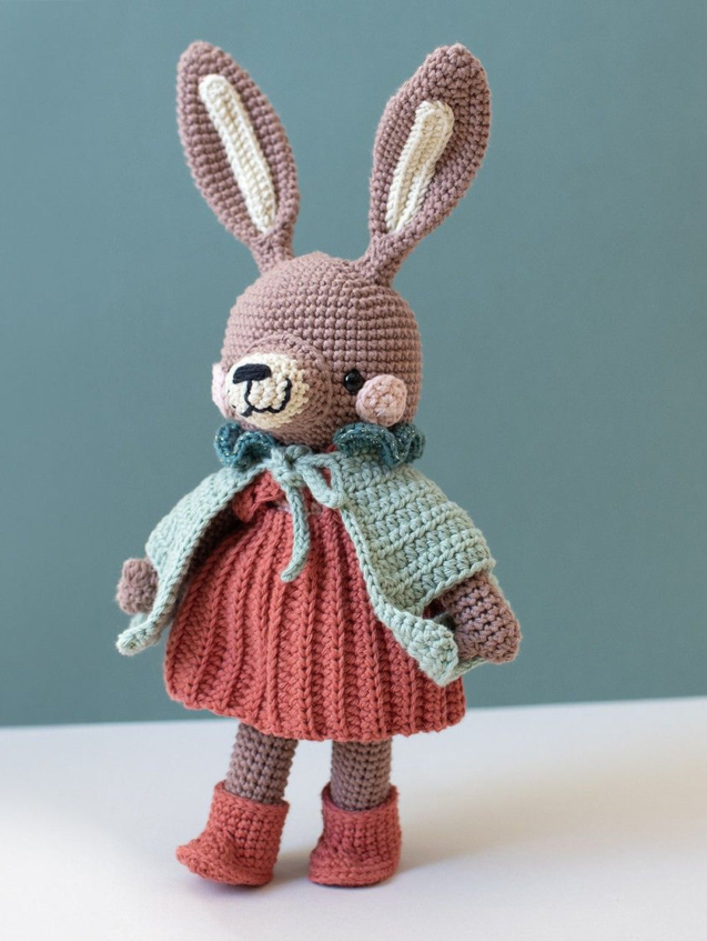 copy-of-bianca-hare-02-square.jpg